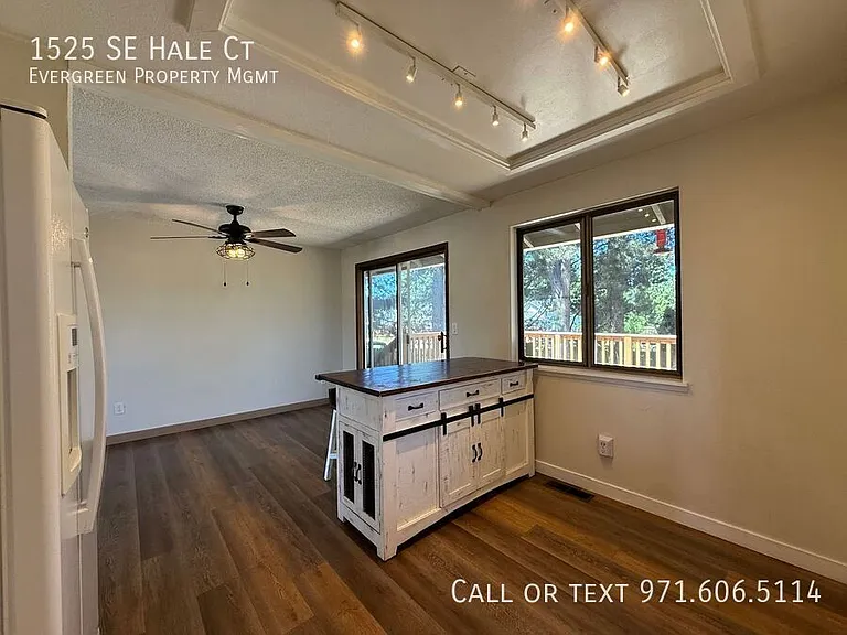 1525 SE Hale Ct — Photo 17