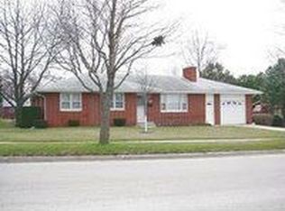 303 16th St SW, Waverly, IA 50677