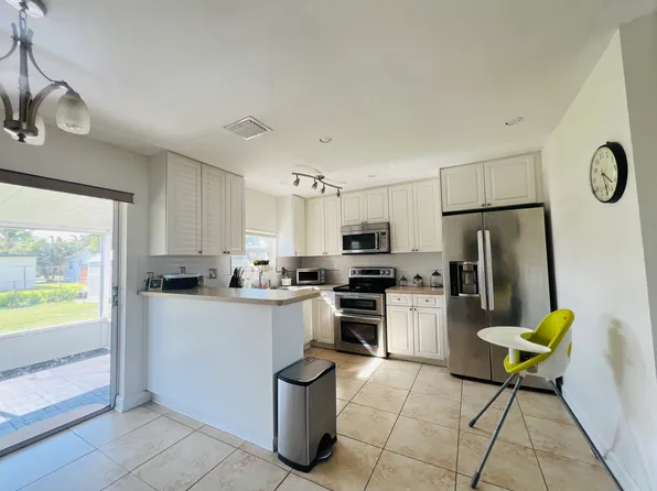 5081 SW 94th Way, Cooper City, FL 33328