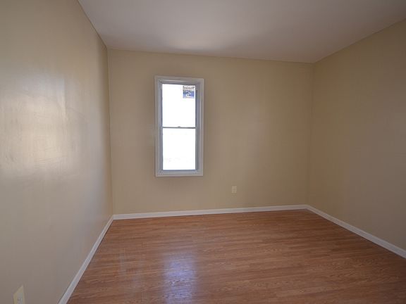 4th image of 103-105 Schuyler Ave