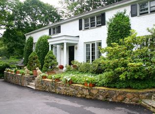 140 S Devon Ave, Devon, PA 19333