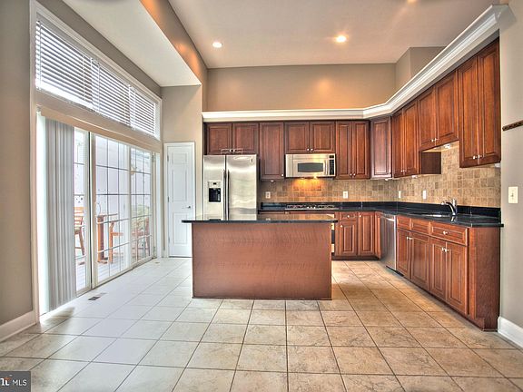 4th image of 14677 Crossfield Way #171A