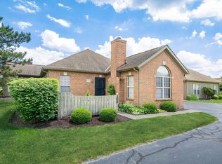 2451 Hooverside Ln, Grove City, OH 43123