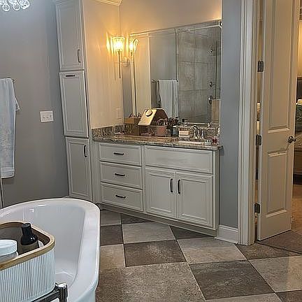 2 separate sink areas 