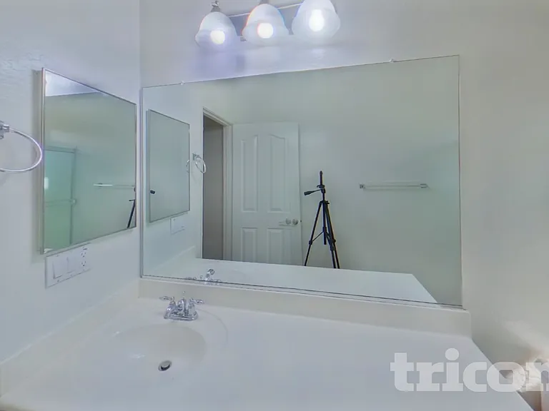 7050 W Sophie Ln — Photo 13