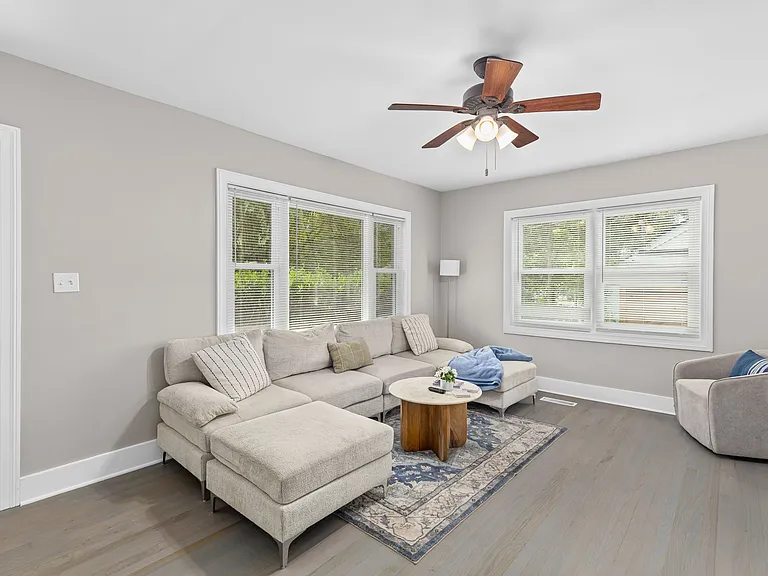 5473 Marie St — Photo 3