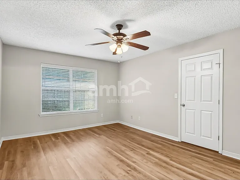 3156 Peppertree Dr — Photo 9