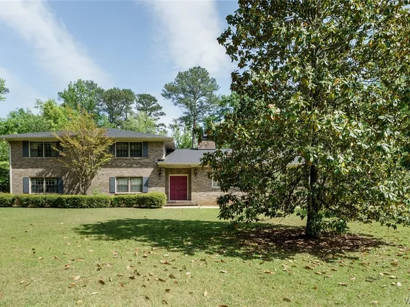 56 Cherokee Rd, Tuscaloosa, AL 35404