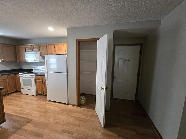 3700 Falmouth Dr — Photo 5