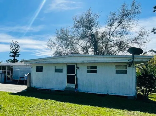 2376 Case Ln, North Fort Myers, FL 33917