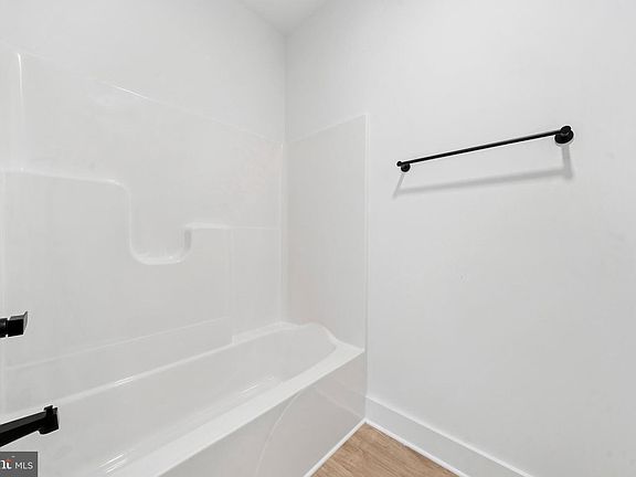 5th image of 425 Palomino Dr