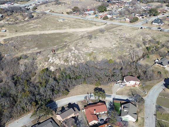 3rd image of 2241 Briardale Rd