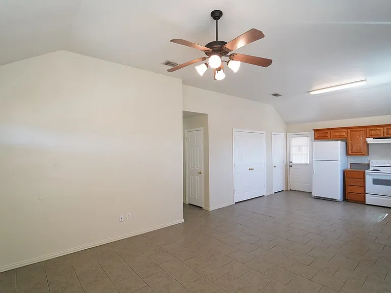 327 S Blue Jay Ct — Photo 8