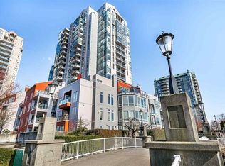 8 Laguna Ct #902, New Westminster, BC V3M6M6