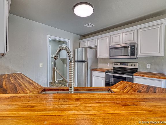 5th image of 4105 Notting Hill Dr