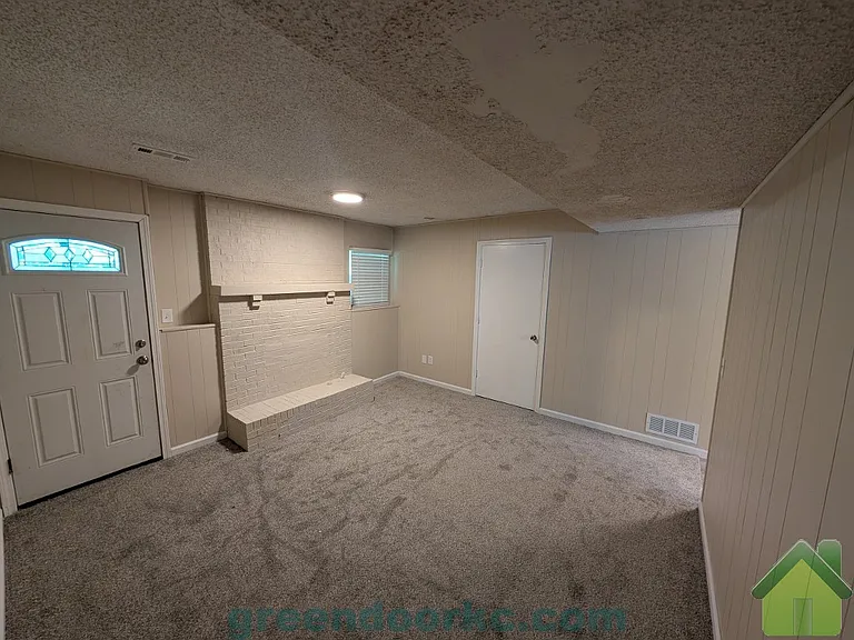 12221 S Sycamore St — Photo 11