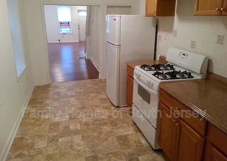 810 N Church St — Photo 8