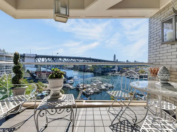 1600 Hornby St #804, Vancouver, BC V6Z 2S4