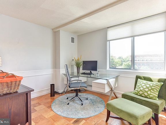 4th image of 501 Slaters Ln APT 416