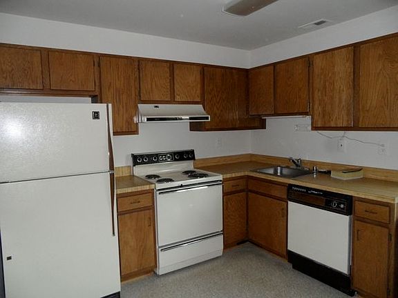 2nd image of 8533 Southlawn Ct