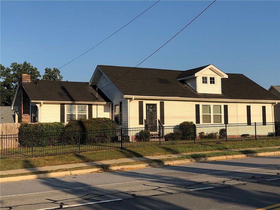 1st image of 125 Huff Dr