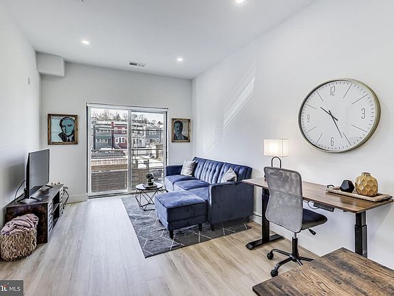 4th image of 2310 4th St NE #15