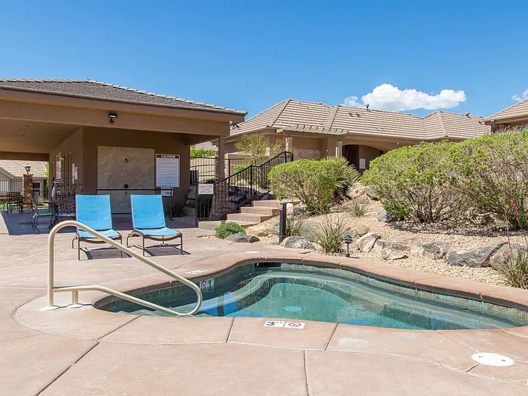 E Coral Ridge Dr — Photo 40