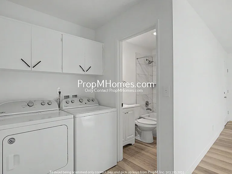 7032 N Burlington Ave — Photo 16