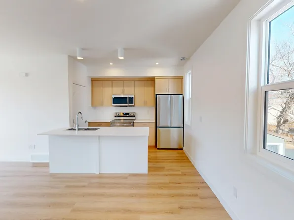 103-3528 3rd Ave NW #103, Calgary, AB T2N 0J1