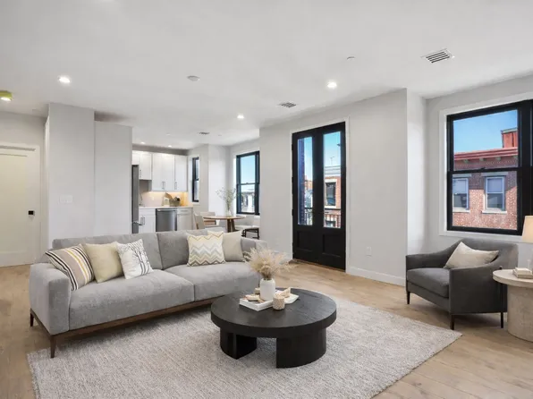 210 Endicott St APT 3, Boston, MA 02113