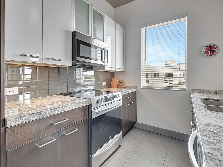 111 SE 2nd St #402 — Photo 12