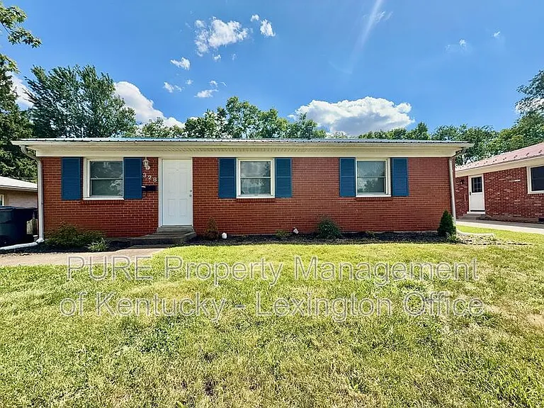 328 Harvard Dr — Photo 2