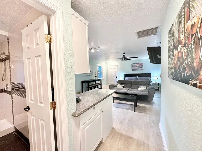6100 Francis St #B — Photo 21