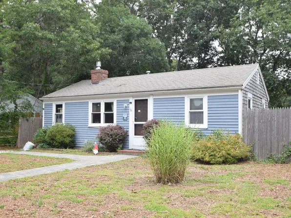 16 Circuit Road E, West Yarmouth, MA 02673