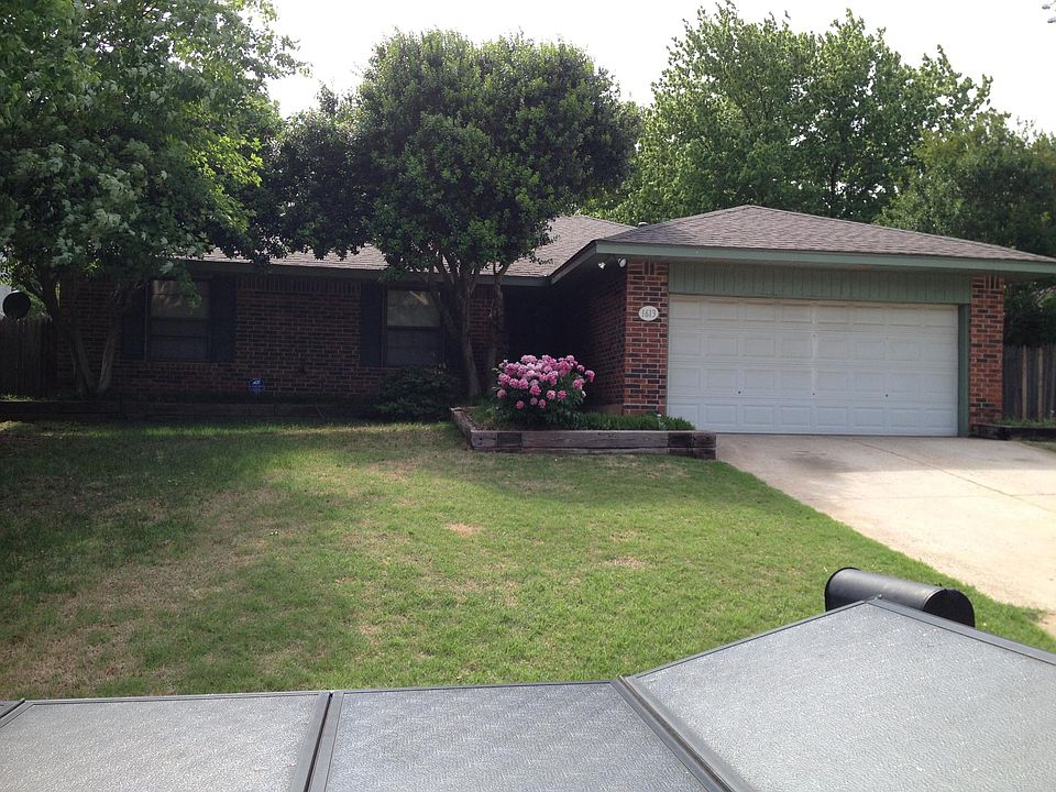 1st image of 1613 Pine Oak Dr