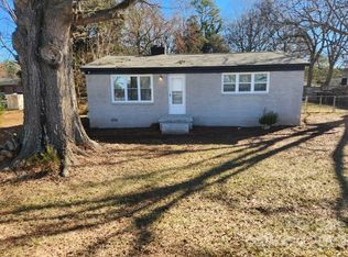 640 Oakdale Rd, Charlotte, NC 28216