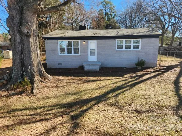 640 Oakdale Rd, Charlotte, NC 28216