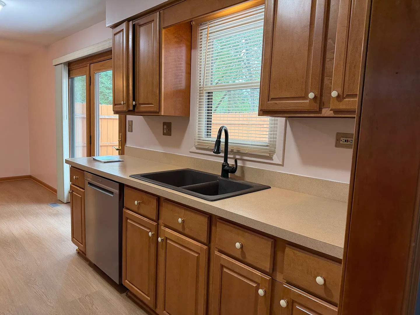 3 bed, 1155 sqft, $2,800 — Photo 4