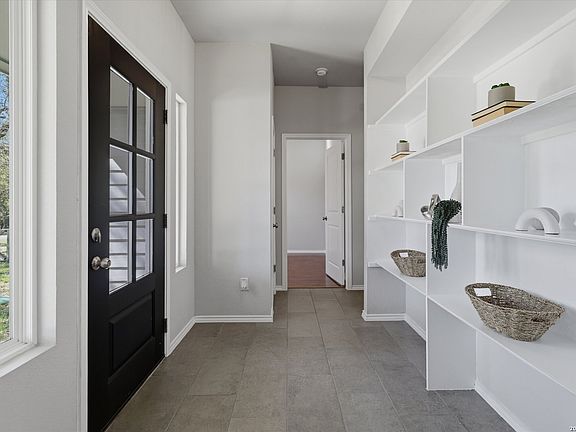 4th image of 1035 Cedar Grove Trail