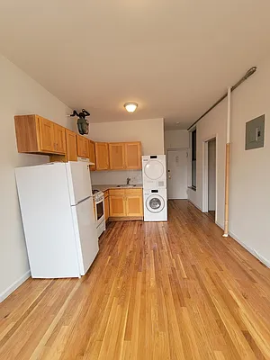 Rented by Avenues Real Estate | media 9