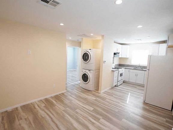 4th image of 3142 Drew St #1