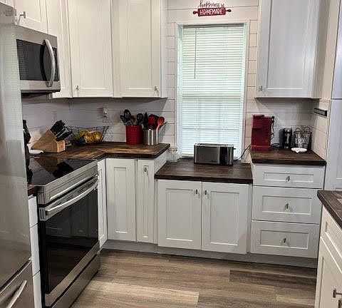 4th image of 409 Greenwood Cir