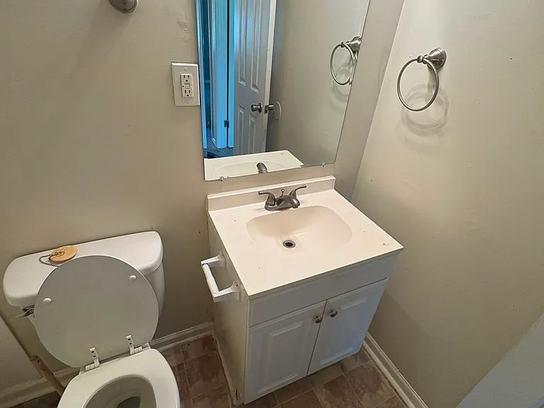 3606 Alene Cir — Photo 4