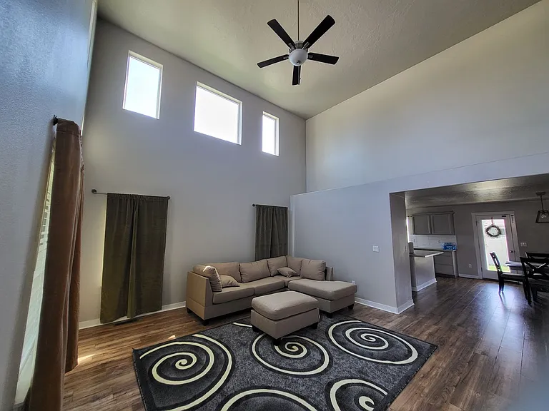 11913 Sanderling Ct — Photo 2
