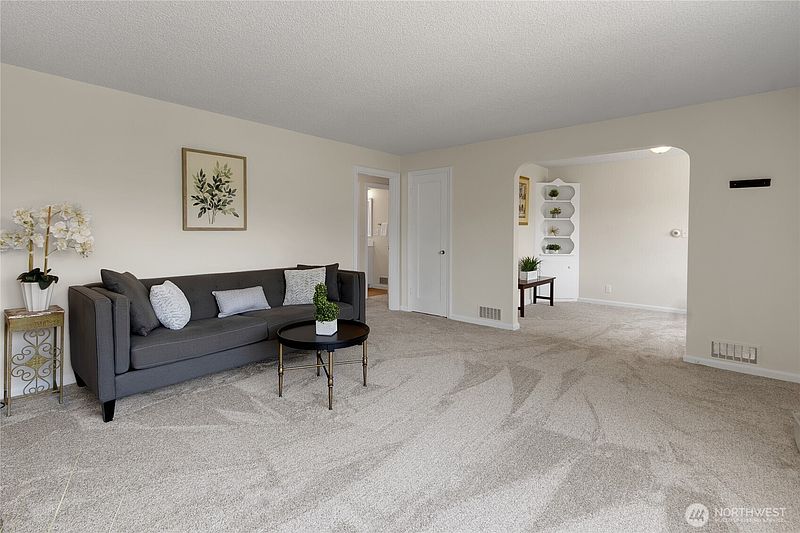 5th image of 3909 SW Stevens Street