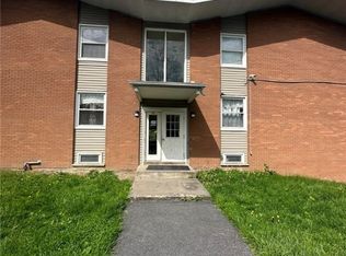 112 Blossom Rd, Syracuse, NY 13224