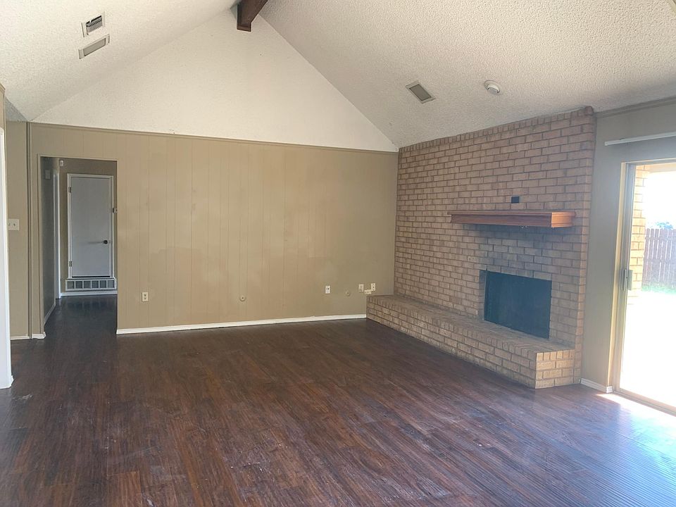 2nd image of 4610 Elkwood Ln