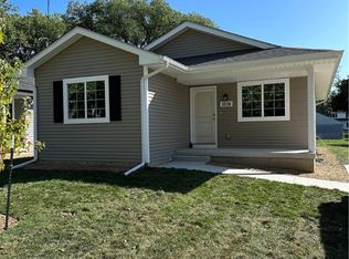 1006 Rittenhouse St, Des Moines, IA 50315