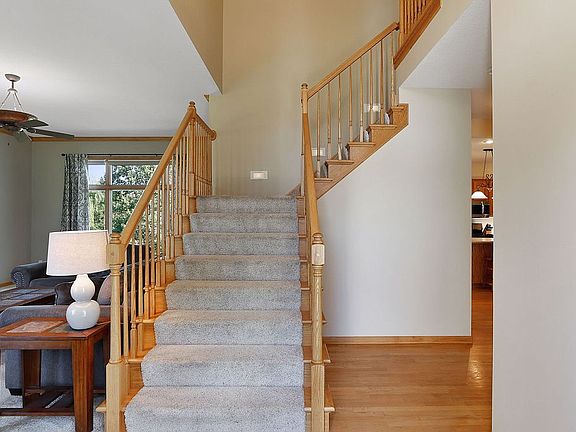 5th image of 922 Meadowood Ln
