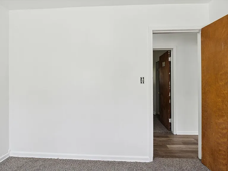 19400 Harlow St — Photo 13